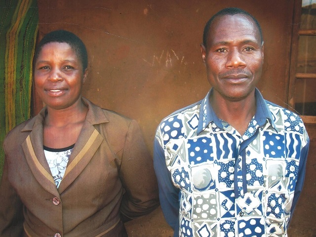Door to Door Soul Winning by Amos & Catherine.